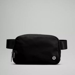 NWT Lululemon Everywhere Belt Black